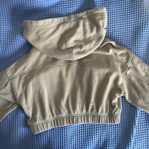 Cropped Cargo Hoodie - Picture 2 of 8